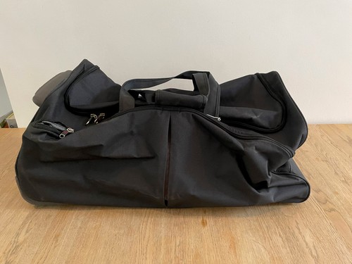 Large samsonite wheeled - v,